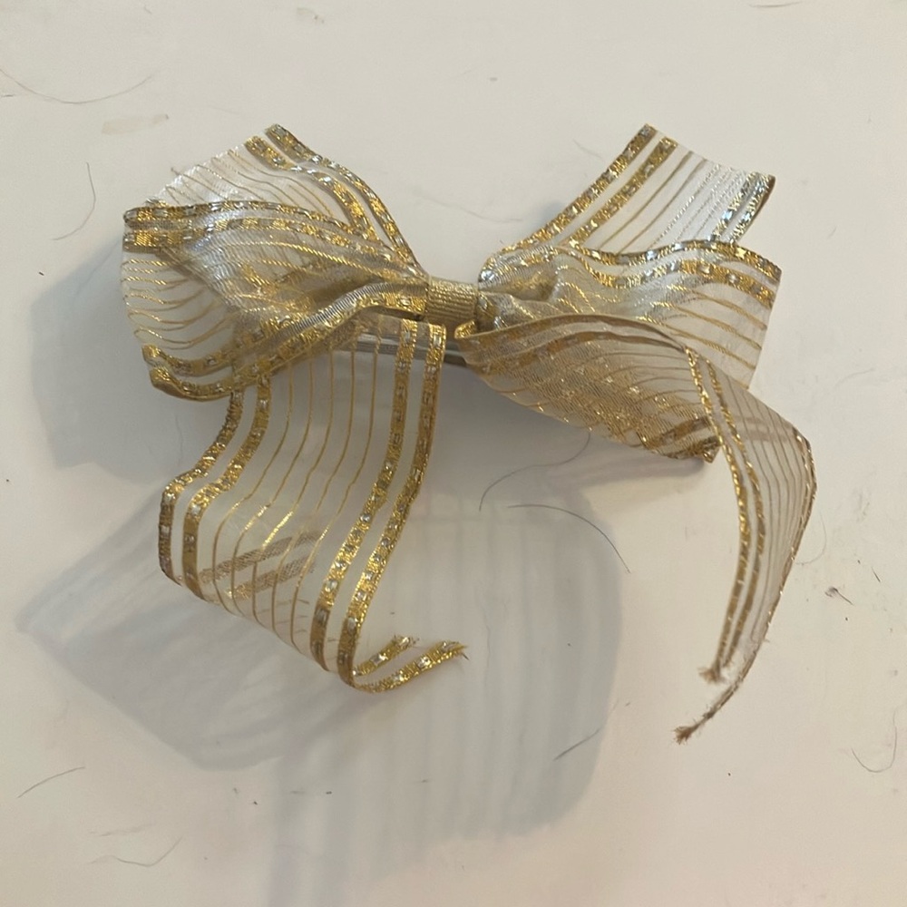 Ribbon style hair clip